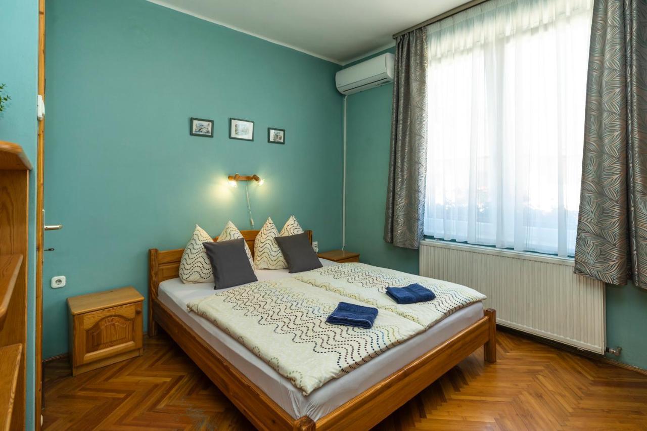 Cecey Vendeghaz Bed & Breakfast Eger Exterior foto