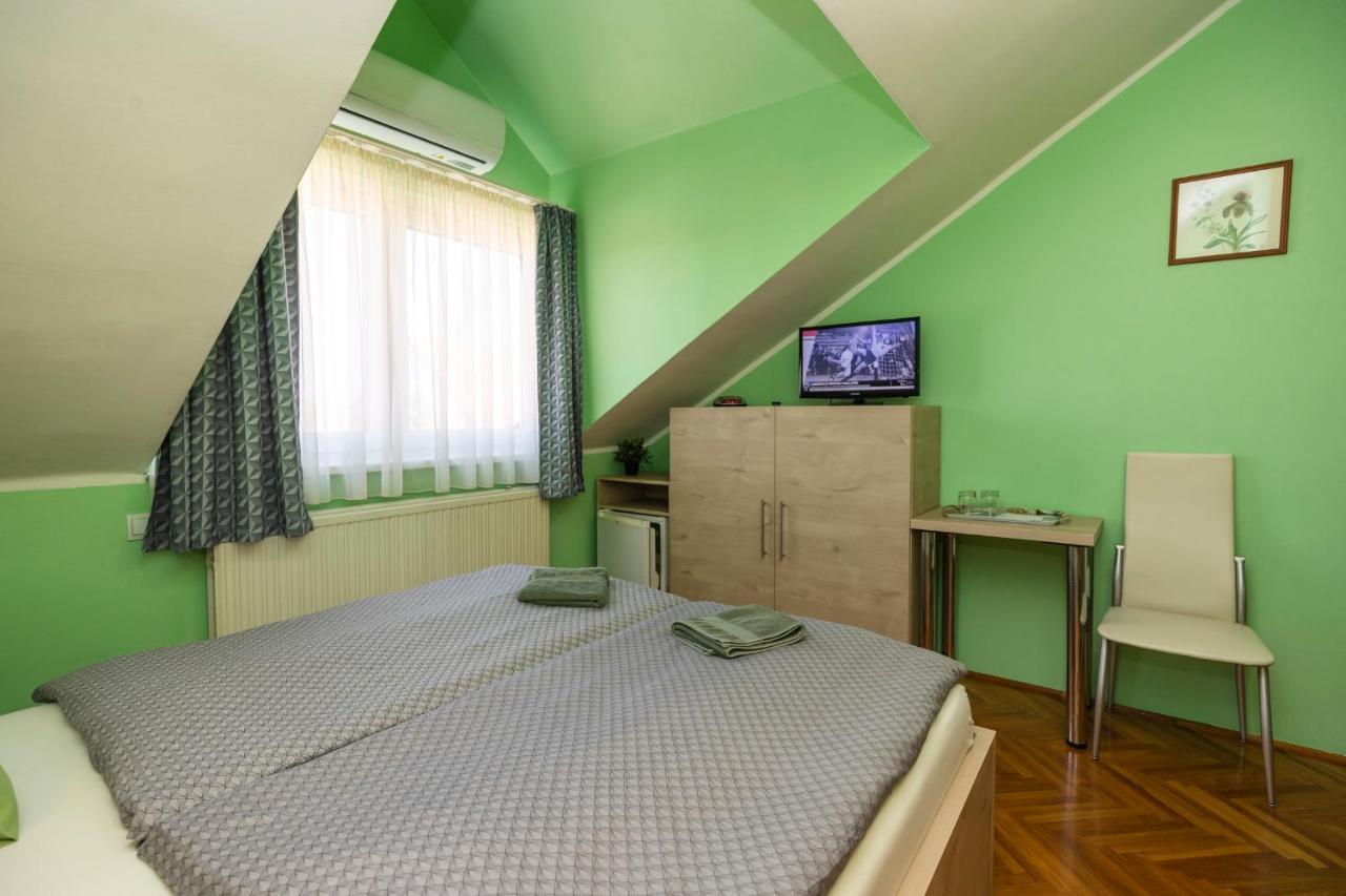 Cecey Vendeghaz Bed & Breakfast Eger Exterior foto