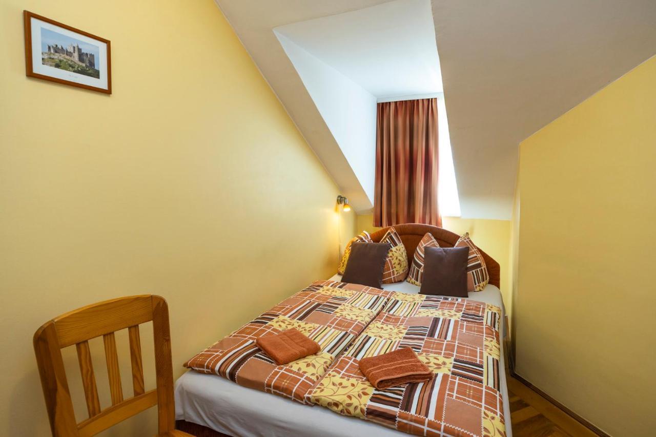 Cecey Vendeghaz Bed & Breakfast Eger Exterior foto
