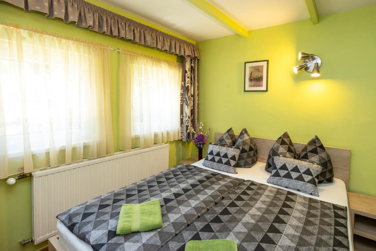 Cecey Vendeghaz Bed & Breakfast Eger Exterior foto