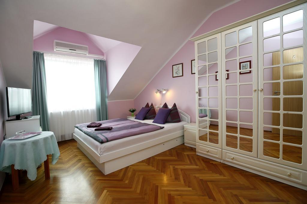 Cecey Vendeghaz Bed & Breakfast Eger Cameră foto